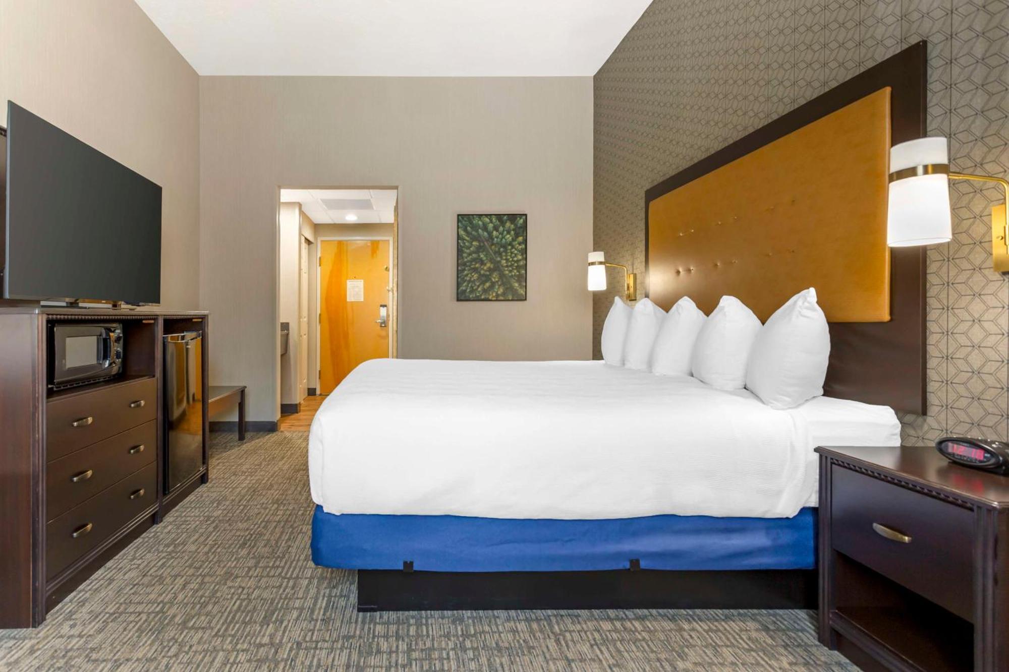 Hotel Western Grant Creek 3*
